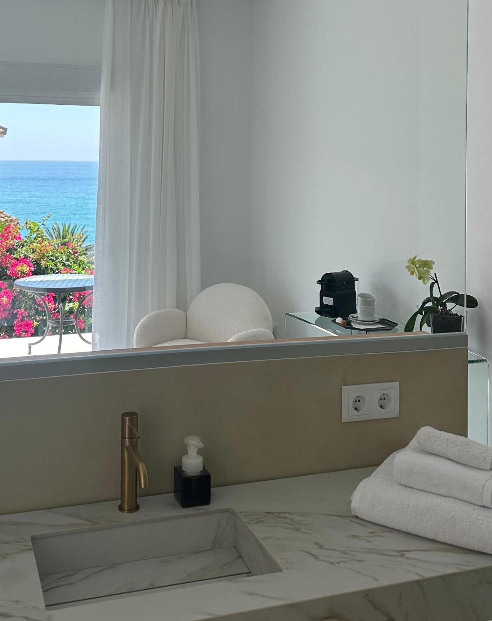 Tierratlanta Suites Zahara de los Atunes Extérieur photo